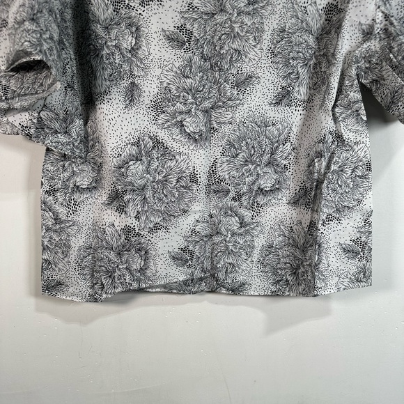 Senlis Floral Short Sleeve Round Neck Blouse, Women's Size M - Black/White - Picture 9 of 10